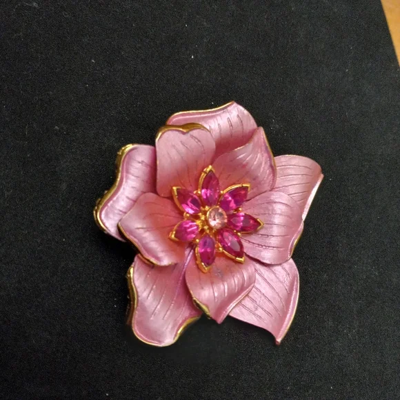 Pink Enamel and Rhinestone Flower Brooch - Picture 11 of 12